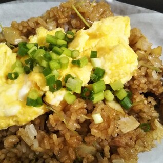 焼きそばソースでそばめし風チャーハン